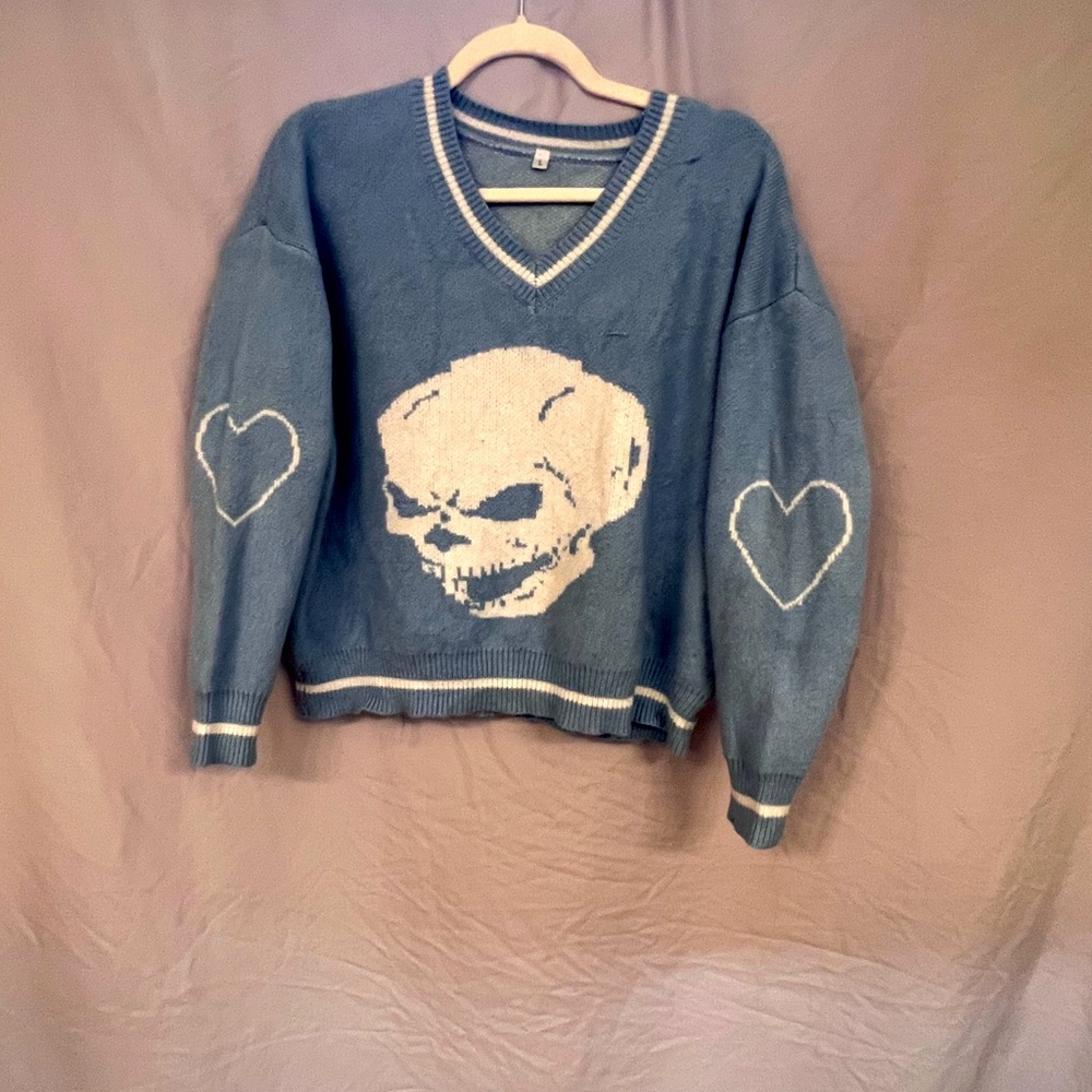 Cute heart Skull sweater